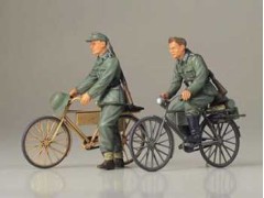 Tamiya German Soldiers With Bicycles, 1:35