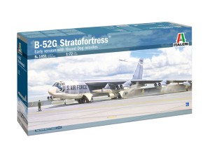 Italeri, B-52G Stratofortress Early version with Hound Dog Missiles, 1:72